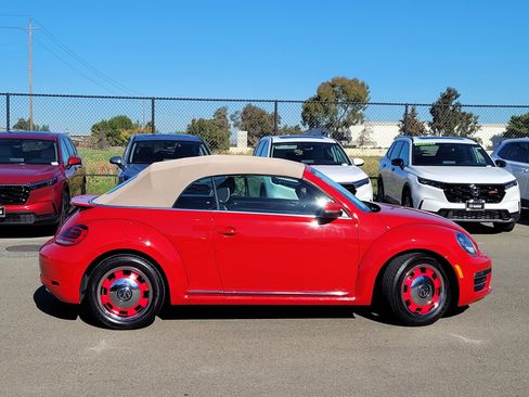 Used 2018 Volkswagen Beetle 2.0T S image 4