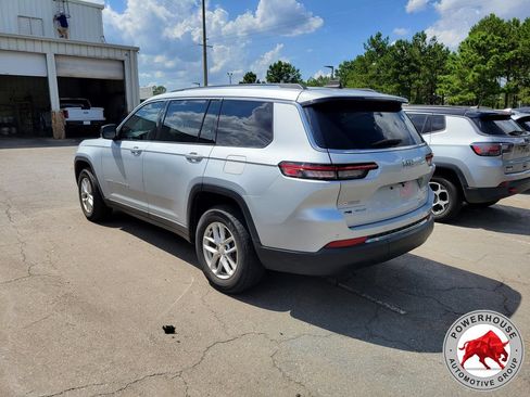 Used 2023 Jeep Grand Cherokee L Laredo AWD/4WD image 2