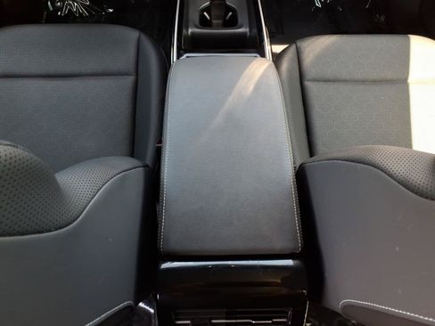 Certified 2025 Volkswagen ID.4 Pro S AWD/4WD image 25