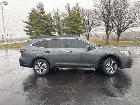 Used 2022 Subaru Outback Limited image 9