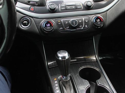 Used 2019 Chevrolet Impala LT w/ Sunroof and Spoiler Package FWD image 30