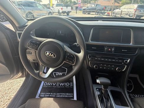 Used 2018 Kia Optima LX FWD image 12