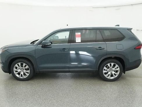 New 2026 Toyota Grand Highlander Limited image 3