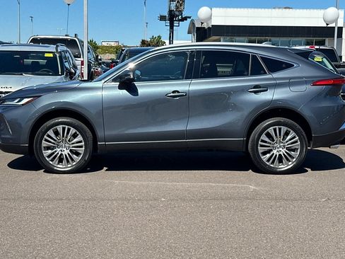Used 2023 Toyota Venza XLE AWD/4WD image 7