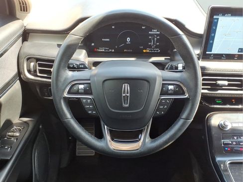 Used 2023 Lincoln Nautilus AWD w/ Premium Package image 12