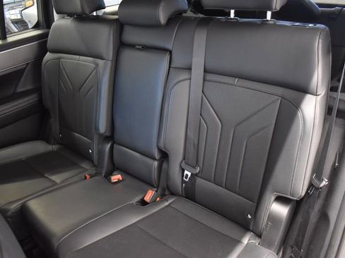 Used 2025 Hyundai Santa Fe SEL AWD/4WD image 7