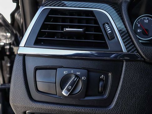 Used 2018 BMW M3 image 31