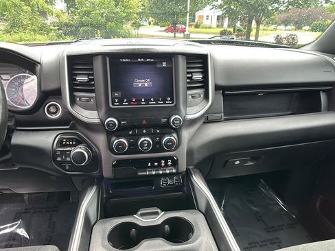 Used 2020 RAM 1500 Big Horn AWD/4WD image 30