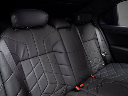 Used 2024 BMW i7 eDrive50 w/ M Sport Package image 64