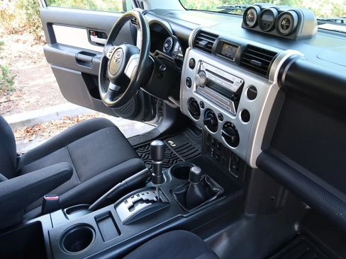 Used 2007 Toyota FJ Cruiser 4WD image 40