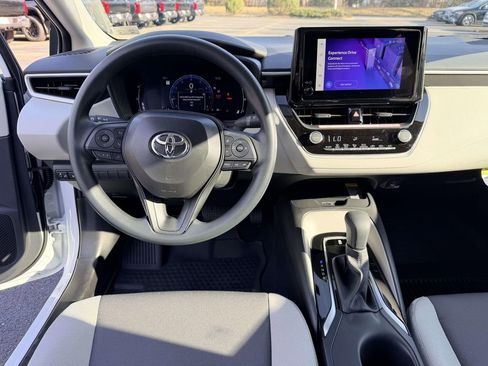 New 2026 Toyota Corolla LE image 2