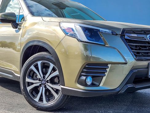 Certified 2023 Subaru Forester Limited AWD/4WD image 3