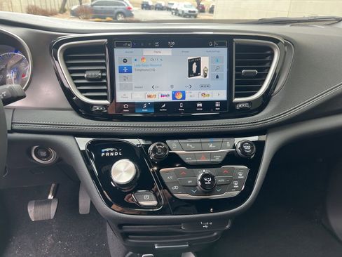 New 2026 Chrysler Pacifica Select FWD image 16