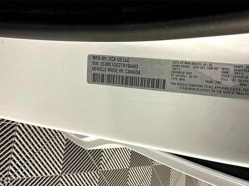 New 2026 Chrysler Pacifica Limited image 9