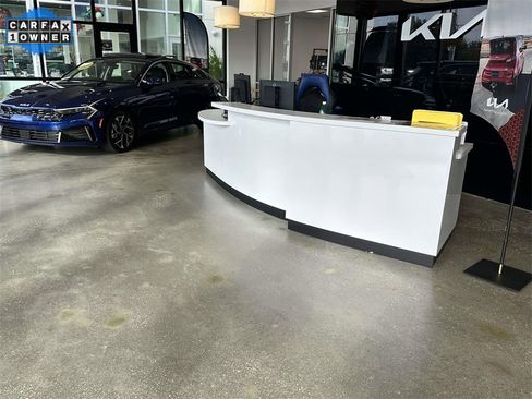 Used 2024 Ford Edge SEL image 29