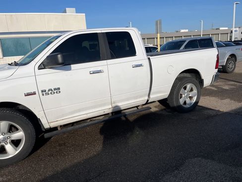 Used 2017 RAM 1500 Classic SLT image 2