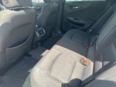 Used 2018 Chevrolet Malibu LT FWD image 11