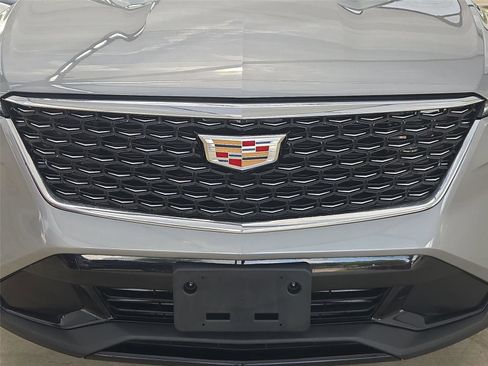 Used 2024 Cadillac XT4 Premium Luxury FWD image 6