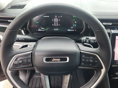 Used 2022 Jeep Grand Cherokee Limited 4xe AWD/4WD image 15