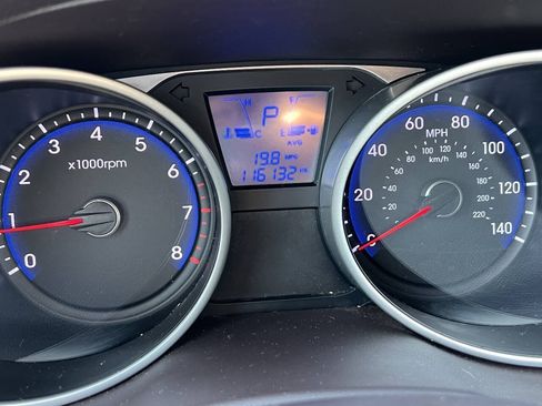 Used 2012 Hyundai Tucson Limited w/ Premium Pkg AWD/4WD image 16