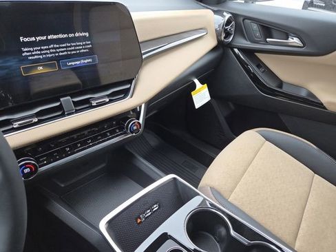 New 2026 Chevrolet Equinox ACTIV w/ Convenience Package III image 33