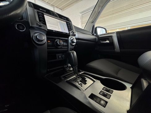 Used 2022 Toyota 4Runner SR5 Premium image 23