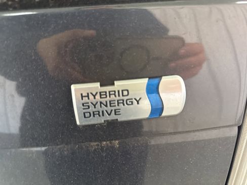 Used 2014 Toyota Prius Two image 12