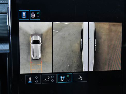 Used 2024 GMC Acadia Elevation image 25