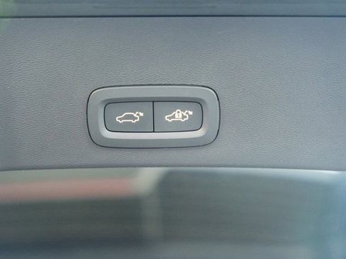 New 2026 Volvo XC40 B5 Ultra w/ Protection Package Premier image 10