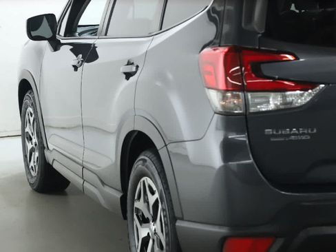 Certified 2024 Subaru Forester Premium AWD/4WD image 42