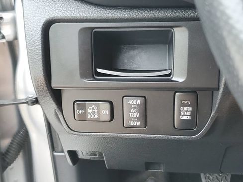 Used 2016 Toyota Tacoma TRD Sport w/ Towing Package AWD/4WD image 23
