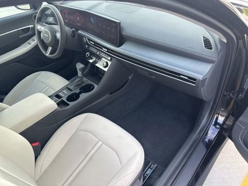 Used 2025 Hyundai Sonata SE image 27