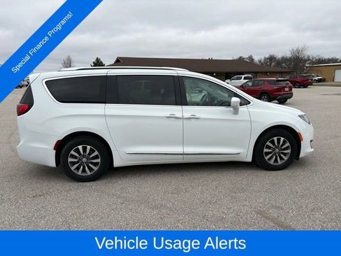 Used 2020 Chrysler Pacifica Touring-L Plus image 8