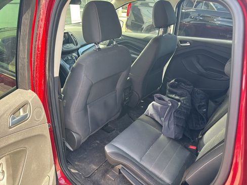 Used 2016 Ford Escape SE w/ Equipment Group 201A AWD/4WD image 18