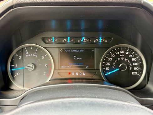 Used 2019 Ford F150 XLT w/ Equipment Group 302A Luxury AWD/4WD image 27