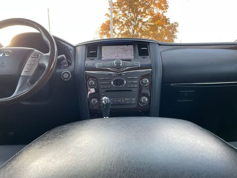 Used 2017 INFINITI QX80 4WD w/ Driver Assistance Package image 18