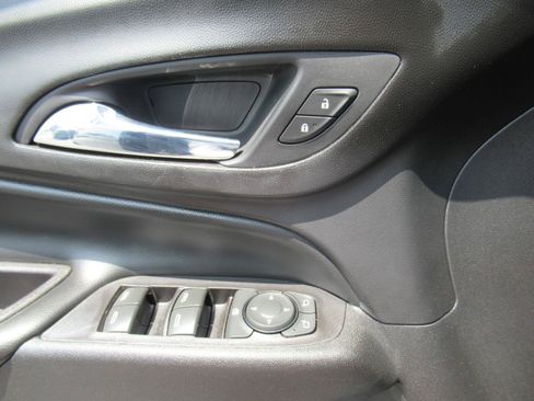 Certified 2018 Chevrolet Equinox Premier FWD image 19