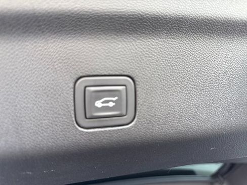 Certified 2024 Chevrolet Tahoe High Country AWD/4WD image 33