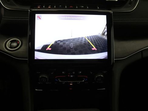 Used 2021 Jeep Grand Cherokee L Overland w/ Luxury Tech Group IV AWD/4WD image 23