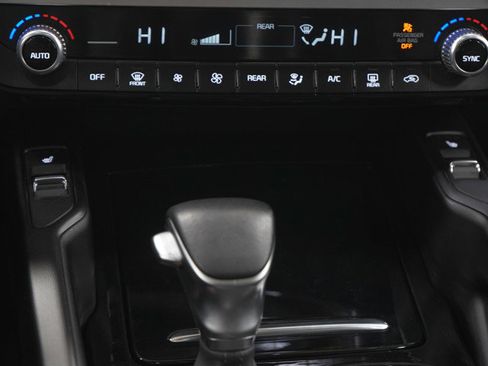 Used 2025 Kia Telluride S image 25