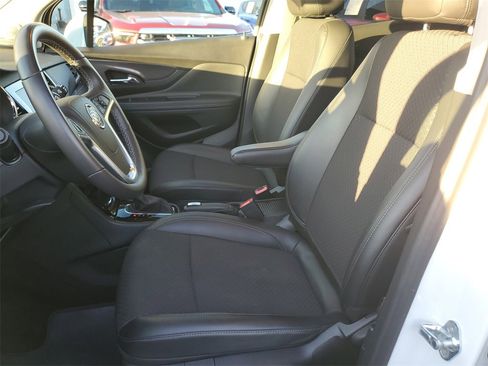 Used 2022 Buick Encore Preferred w/ Safety Package image 17