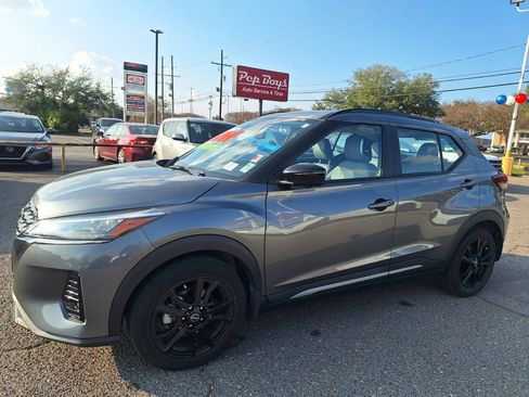 Used 2023 Nissan Kicks SR w/ SR Premium Package image 9
