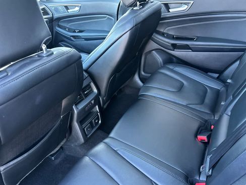 Used 2019 Ford Edge Titanium w/ Equipment Group 301A image 4