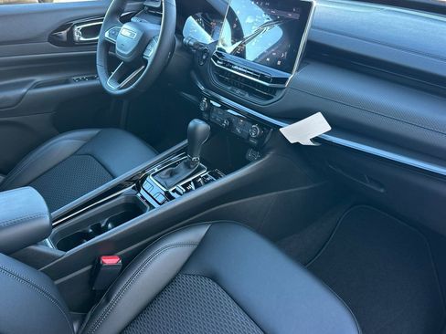 New 2026 Jeep Compass Latitude AWD/4WD image 17