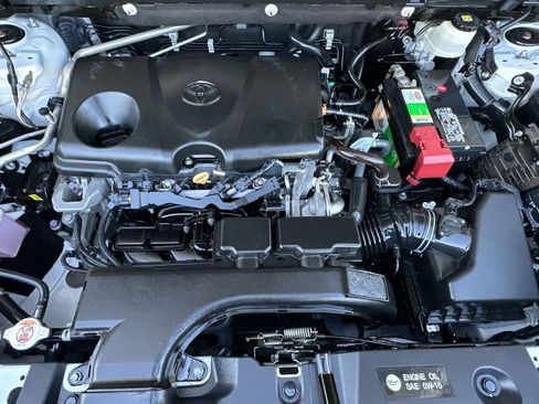 Used 2020 Toyota RAV4 LE image 18