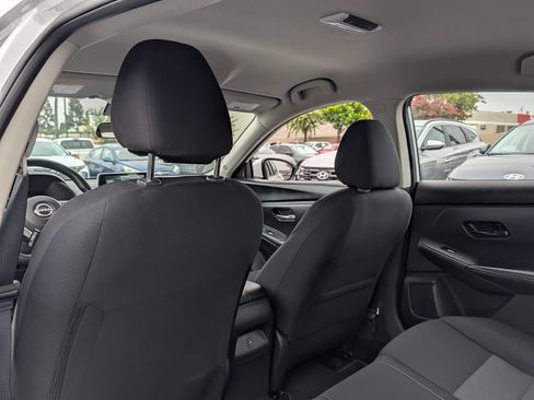 Used 2025 Nissan Sentra SV FWD image 12