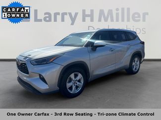 Used 2022 Toyota Highlander LE FWD video 1