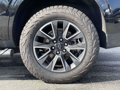 Used 2024 Chevrolet Tahoe Z71 w/ Luxury Package image 11