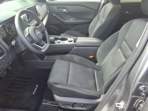 Used 2024 Nissan Rogue SV image 7