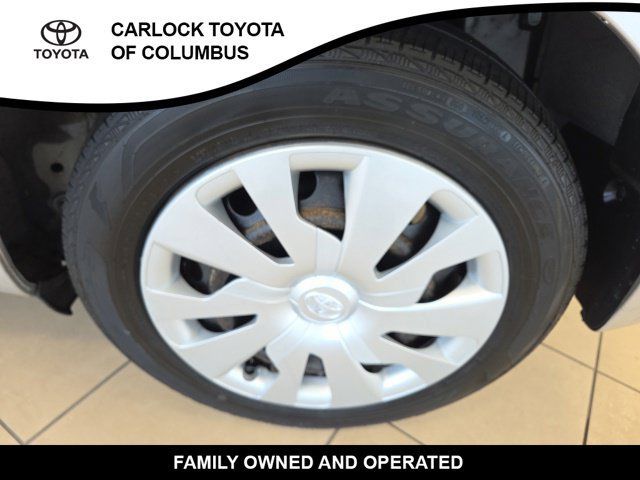 Used 2015 Toyota Yaris L FWD image 11